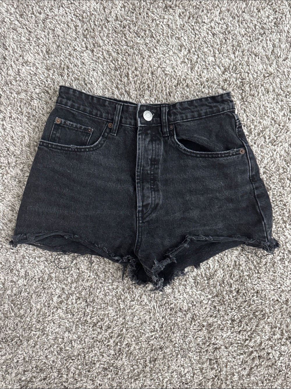 Zara High-Rise Frayed Hem Jean Shorts Black